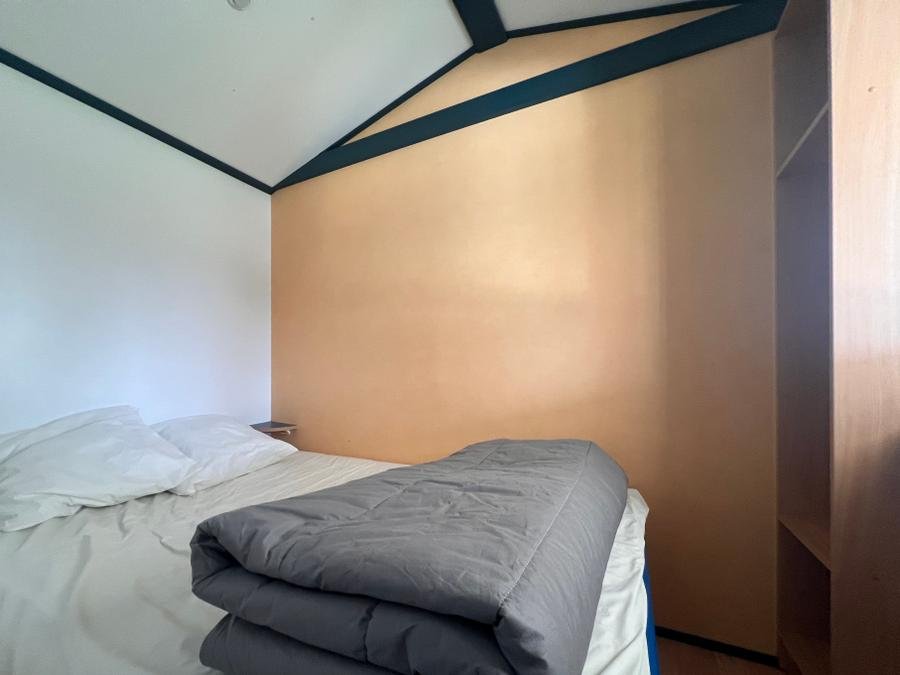 Camping Pas Cher vous présente avec son site Officiel campingpascher.fr, le Camping De L'Arquebuse classé 3 étoiles, situé sur la commune de Athee dans le département Côte-d'or (Bourgogne) en France. Le camping De L'Arquebuse, vous présente un hébergement de type mobil-home de 21 m² pour 2 personnes. Le camping De L'Arquebuse vous propose du vendredi 10 juillet au vendredi 17 juillet 2026 avec un DÉPART DEMAIN pour 7 nuits à 455€. Cette location propose 81 dates différentes pour réserver votre séjour. Découvrez également les 9 autres gammes d'hébergements du camping. Les Avis clients pour le Camping De L'Arquebuse sont de 6 sur 10. Piscine chauffée, Piscine extérieure, Canoë-kayak, Parcours sportif, Pétanque, Structure gonflable enfants, Boulangerie, Bureau de tabac, Dépôt de pain, Station-service, Supermarché, Épicerie,... En savoir plus : cliquez-ICI.