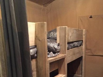 Cliquez pour découvrir toutes les photos de l'HÉBERGEMENT ! tente en toile et bois - La Foret photo 5