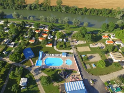 Cliquez pour découvrir toutes les photos de l'ÉTABLISSEMENT ! camping Les Bords De Loue photo 1