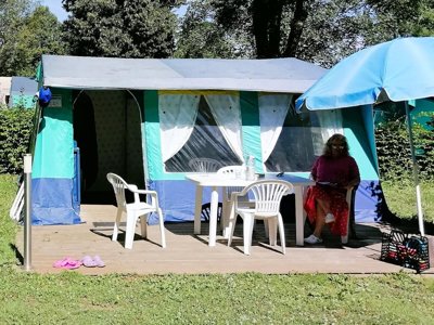 Cliquez pour découvrir toutes les photos de l'HÉBERGEMENT ! bungalow toilé - Les Bords De Loue photo 12