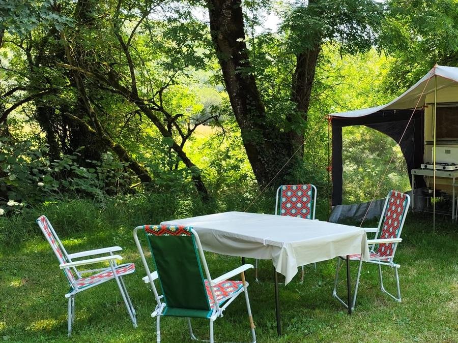 Camping Pas Cher vous présente avec son site Officiel campingpascher.fr, le Camping Le Moulin Du Bel Air classé 3 étoiles, situé sur la commune de Saint Germain Du Bel Air dans le département Lot (Midi Pyrénées) en France. Le camping Le Moulin Du Bel Air, vous présente un hébergement de type caravane de 10 m². Le camping Le Moulin Du Bel Air vous propose du vendredi 28 août au vendredi 04 septembre 2026 pour 7 nuits à 400€. Cette location propose 102 dates différentes pour réserver votre séjour. Découvrez également les 10 autres gammes d'hébergements du camping. Les Avis clients pour le Camping Le Moulin Du Bel Air sont excellents avec une note moyenne de 8 sur 10. Piscine chauffée, Piscine extérieure, Animations familiales, Club enfants, Aire de jeux enfants, Canoë-kayak, Court de tennis, Ping-pong, Pétanque, Randonnée, Skatepark, Terrain de volley-ball, Bar, Brasserie, Dépôt de pain, Épicerie,... En savoir plus : cliquez-ICI.