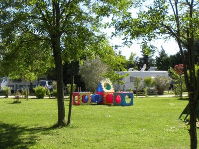 Cliquez pour découvrir toutes les photos de l'ÉTABLISSEMENT ! camping Flower Les Micocouliers photo 10