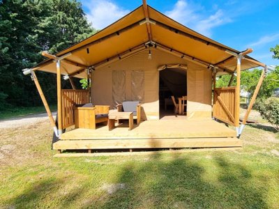 Cliquez pour découvrir toutes les photos de l'HÉBERGEMENT ! lodge - Flower Les Micocouliers photo 2