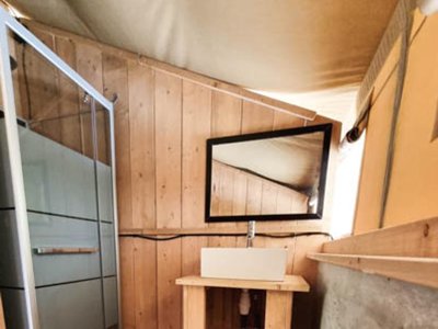 Cliquez pour découvrir toutes les photos de l'HÉBERGEMENT ! lodge - Flower Les Micocouliers photo 9