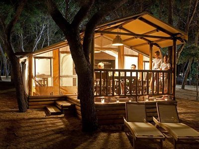Cliquez pour découvrir toutes les photos de l'HÉBERGEMENT ! tente en toile et bois - Leï Suves photo 3