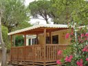 Camping Pas Cher vous présente avec son site Officiel campingpascher.fr, le Camping Leï Suves classé 4 étoiles, situé sur la commune de Roquebrune Sur Argens dans le département Var (Provence Alpes Côte D'azur) en France. Le camping Leï Suves, vous présente un hébergement de type mobil-home de 34 m² pour 1 personne avec climatisation. Le camping Leï Suves vous propose du sam. 30 mai au sam. 06 juin 2026, en promotion à -12% pour 7 nuits à 652 € au lieu de 741,0 € soit une Économie de 89 €. Cette location propose 96 dates différentes pour réserver votre séjour. Découvrez également les 5 autres gammes d'hébergements du camping. Les Avis clients pour le Camping Leï Suves sont excellents avec une note moyenne de 8 sur 10. Piscine chauffée, Piscine extérieure, Animations familiales, Club ados, Club enfants, Aire de jeux enfants, Baby-foot, Court de tennis, Golf, Ping-pong, Piscine, Pétanque, Salle de jeux vidéo, Terrain multisports, Bar, Dépôt de pain, Pizzeria, Restaurant, Snack/Bar, Épicerie,... En savoir plus : cliquez-ICI.
