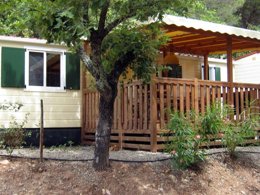 Camping Pas Cher vous présente avec son site Officiel campingpascher.fr, le Camping Leï Suves classé 4 étoiles, situé sur la commune de Roquebrune Sur Argens dans le département Var (Provence Alpes Côte D'azur) en France. Le camping Leï Suves, vous présente un hébergement de type mobil-home de 34 m² pour 2 personnes avec climatisation. Le camping Leï Suves vous propose du sam. 06 juin au sam. 13 juin 2026, en promotion à -12% pour 7 nuits à 652 € au lieu de 741,0 € soit une Économie de 89 €. Cette location propose 91 dates différentes pour réserver votre séjour. Découvrez également les 5 autres gammes d'hébergements du camping. Les Avis clients pour le Camping Leï Suves sont excellents avec une note moyenne de 8 sur 10. Piscine chauffée, Piscine extérieure, Animations familiales, Club ados, Club enfants, Aire de jeux enfants, Baby-foot, Court de tennis, Golf, Ping-pong, Piscine, Pétanque, Salle de jeux vidéo, Terrain multisports, Bar, Dépôt de pain, Pizzeria, Restaurant, Snack/Bar, Épicerie,... En savoir plus : cliquez-ICI.