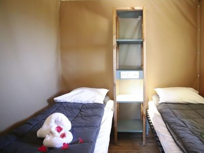 Cliquez pour découvrir toutes les photos de l'HÉBERGEMENT ! tente en toile et bois - U Pirellu photo 7