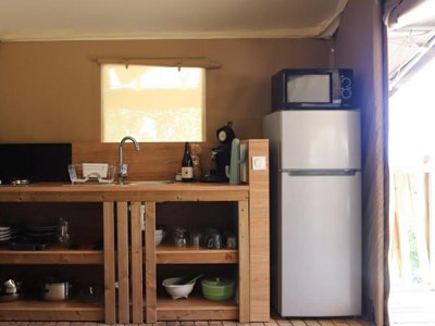 Cliquez pour découvrir toutes les photos de l'HÉBERGEMENT ! tente en toile et bois - U Pirellu photo 3