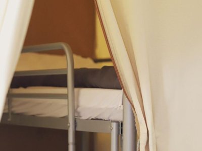 Cliquez pour découvrir toutes les photos de l'HÉBERGEMENT ! tente en toile et bois - U Pirellu photo 4