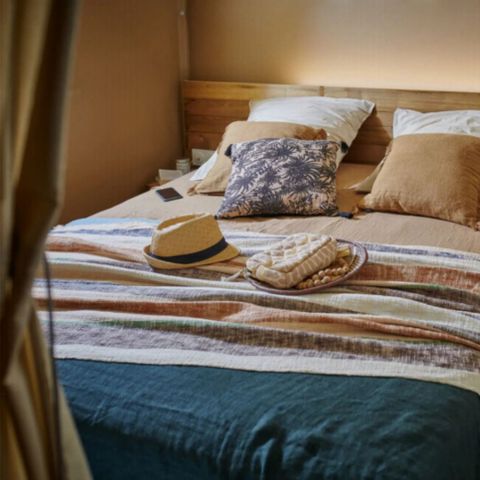 Cliquez pour découvrir toutes les photos de l'HÉBERGEMENT ! tente toile et bois - U Pirellu photo 5