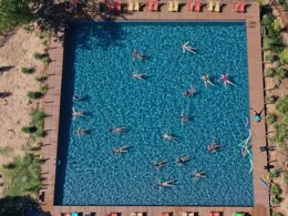 Camping Pas Cher vous présente avec son site Officiel campingpascher.fr, le Établissement Golfo Di Sogno, situé sur la commune de Porto-vecchio dans le département Corse Du Sud (Corse) en France. L'établissement Golfo Di Sogno vous propose un hébergement de type bungalow. L'établissement vous propose 5 autres types d'hébergements. Découvrez tous nos séjours à petits prix dans la commune et aux alentours de Porto-vecchio du département : Corse Du Sud (Corse).... En savoir plus : cliquez-ICI.