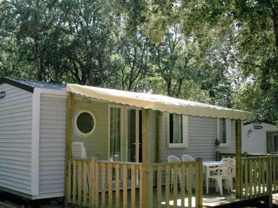 Camping Pas Cher vous présente avec son site Officiel campingpascher.fr, le Camping L'Esplanade classé 4 étoiles, situé sur la commune de Olmeto Plage dans le département Corse Du Sud (Corse) en France. Le camping L'Esplanade, vous présente un hébergement de type mobil-home de 30 m² avec climatisation. Le camping L'Esplanade vous propose du vendredi 05 juin au vendredi 12 juin 2026 avec un DÉPART DEMAIN pour 7 nuits à 947.1€. Cette location propose 17 dates différentes pour réserver votre séjour. Découvrez également les 12 autres gammes d'hébergements du camping. Les Avis clients pour le Camping L'Esplanade sont de 7 sur 10. Mer, Piscine chauffée, Piscine extérieure, Animations familiales, Aire de jeux enfants, Canoë-kayak, Canyoning, Centre équestre, Court de tennis, Jet-ski, Location de bateaux, Paddle, Ping-pong, Planche à voile, Plongée, Pétanque, Salle de fitness, Terrain de football, Terrain multisports, Bar, Boulangerie, Brasserie, Bureau de tabac, Dépôt de pain, Restaurant, Station-service, Supermarché, Épicerie,... En savoir plus : cliquez-ICI.