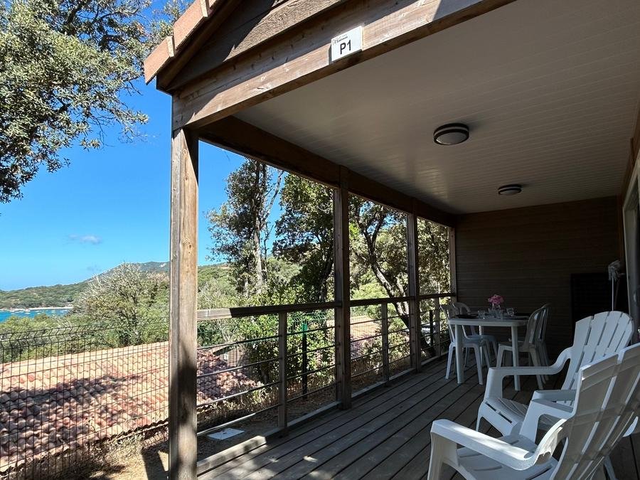 Camping Pas Cher vous présente avec son site Officiel campingpascher.fr, le Camping L'Esplanade classé 4 étoiles, situé sur la commune de Olmeto Plage dans le département Corse Du Sud (Corse) en France. Le camping L'Esplanade vous propose un hébergement de type chalet de 33 m² avec climatisation. L'établissement vous propose 13 autres types d'hébergements. Découvrez tous nos séjours à petits prix dans la commune et aux alentours de Olmeto Plage du département : Corse Du Sud (Corse). Les Avis clients pour le Camping L'Esplanade sont de 7 sur 10. Mer, Piscine chauffée, Piscine extérieure, Animations familiales, Aire de jeux enfants, Canoë-kayak, Canyoning, Centre équestre, Court de tennis, Jet-ski, Location de bateaux, Paddle, Ping-pong, Planche à voile, Plongée, Pétanque, Salle de fitness, Terrain de football, Terrain multisports, Bar, Boulangerie, Brasserie, Bureau de tabac, Dépôt de pain, Restaurant, Station-service, Supermarché, Épicerie,... En savoir plus : cliquez-ICI.