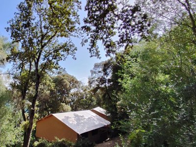 Cliquez pour découvrir toutes les photos de l'HÉBERGEMENT ! tente en toile et bois - L'Esplanade photo 9