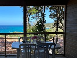 Camping Pas Cher vous présente avec son site Officiel campingpascher.fr, le Camping L'Esplanade classé 4 étoiles, situé sur la commune de Olmeto Plage dans le département Corse Du Sud (Corse) en France. Le camping L'Esplanade, vous présente un hébergement de type chalet avec climatisation. Le camping L'Esplanade vous propose du mercredi 01 avril au mercredi 08 avril 2026 pour 7 nuits à 839.3€. Cette location propose 49 dates différentes pour réserver votre séjour. Découvrez également les 13 autres gammes d'hébergements du camping. Les Avis clients pour le Camping L'Esplanade sont de 7 sur 10. Mer, Piscine chauffée, Piscine extérieure, Animations familiales, Aire de jeux enfants, Canoë-kayak, Canyoning, Centre équestre, Court de tennis, Jet-ski, Location de bateaux, Paddle, Ping-pong, Planche à voile, Plongée, Pétanque, Salle de fitness, Terrain de football, Terrain multisports, Bar, Boulangerie, Brasserie, Bureau de tabac, Dépôt de pain, Restaurant, Station-service, Supermarché, Épicerie,... En savoir plus : cliquez-ICI.