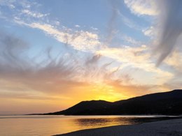 Camping Pas Cher vous présente avec son site Officiel campingpascher.fr, le Camping L'Esplanade classé 4 étoiles, situé sur la commune de Olmeto Plage dans le département Corse Du Sud (Corse) en France. Le camping L'Esplanade, vous présente un hébergement de type chalet de 35 m² pour 5 personnes. Le camping L'Esplanade vous propose du sam. 09 mai au sam. 16 mai 2026 pour 7 nuits à 346.5€. Cette location propose 58 dates différentes pour réserver votre séjour. Découvrez également les 13 autres gammes d'hébergements du camping. Les Avis clients pour le Camping L'Esplanade sont de 7 sur 10. Mer, Piscine chauffée, Piscine extérieure, Animations familiales, Aire de jeux enfants, Canoë-kayak, Canyoning, Centre équestre, Court de tennis, Jet-ski, Location de bateaux, Paddle, Ping-pong, Planche à voile, Plongée, Pétanque, Salle de fitness, Terrain de football, Terrain multisports, Bar, Boulangerie, Brasserie, Bureau de tabac, Dépôt de pain, Restaurant, Station-service, Supermarché, Épicerie,... En savoir plus : cliquez-ICI.