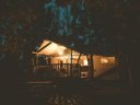 Cliquez pour découvrir toutes les photos de l'HÉBERGEMENT ! bungalow toilé - camping U Casone photo 5