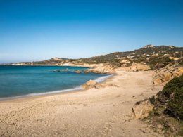 Camping Pas Cher vous présente avec son site Officiel campingpascher.fr, le Camping U Casone classé 3 étoiles, situé sur la commune de Ghisonaccia dans le département Corse Du Nord (Corse) en France. Le camping U Casone, vous présente un hébergement de type mobil-home de 26 m² avec climatisation. Le camping U Casone vous propose du jeudi 07 mai au jeudi 14 mai 2026 pour 7 nuits à 455€. Cette location propose 99 dates différentes pour réserver votre séjour. Découvrez également les 15 autres gammes d'hébergements du camping. Les Avis clients pour le Camping U Casone sont excellents avec une note moyenne de 8 sur 10. Mer, Piscine extérieure, Animation enfants, Aire de jeux enfants, Ping-pong, Plongée, Pétanque, Terrain de volley-ball, Terrain multisports, Bar, Pizzeria, Station-service, Supermarché, Épicerie,... En savoir plus : cliquez-ICI.