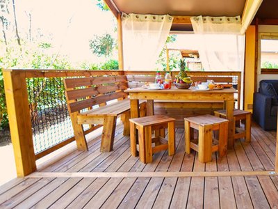 Cliquez pour découvrir toutes les photos de l'HÉBERGEMENT ! tente en toile et bois - Merendella photo 3