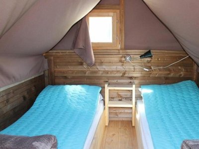 Cliquez pour découvrir toutes les photos de l'HÉBERGEMENT ! tente en toile et bois - La Prade photo 7