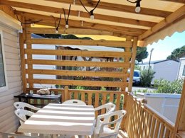 Camping Pas Cher vous présente avec son site Officiel campingpascher.fr, le Camping Tour Opérateur Et Particuliers Sur Camping Mar Estang - Funpass Non Inclus classé 4 étoiles, situé sur la commune de Canet En Roussillon dans le département Pyrénées-orientales (Languedoc Roussillon) en France. Le camping Tour Opérateur Et Particuliers Sur Camping Mar Estang - Funpass Non Inclus vous propose un hébergement de type mobil-home de 40 m² avec climatisation (télévision). L'établissement vous propose 15 autres types d'hébergements. Découvrez tous nos séjours à petits prix dans la commune et aux alentours de Canet En Roussillon du département : Pyrénées-orientales (Languedoc Roussillon). Les Avis clients pour le Camping Tour Opérateur Et Particuliers Sur Camping Mar Estang - Funpass Non Inclus sont excellents avec une note moyenne de 8 sur 10. Piscine couverte, Piscine extérieure, Animations familiales, Club enfants, Aire de jeux enfants, Centre équestre, Court de tennis, Golf, Pétanque, Salle de fitness, Terrain multisports, Bar, Plats à emporter, Snack/Bar, Épicerie,... En savoir plus : cliquez-ICI.