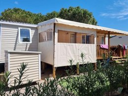 Camping Pas Cher vous présente avec son site Officiel campingpascher.fr, le Camping Tour Opérateur Et Particuliers Sur Camping Mar Estang - Funpass Non Inclus classé 4 étoiles, situé sur la commune de Canet En Roussillon dans le département Pyrénées-orientales (Languedoc Roussillon) en France. Le camping Tour Opérateur Et Particuliers Sur Camping Mar Estang - Funpass Non Inclus vous propose un hébergement de type mobil-home de 40 m² avec climatisation (télévision). L'établissement vous propose 15 autres types d'hébergements. Découvrez tous nos séjours à petits prix dans la commune et aux alentours de Canet En Roussillon du département : Pyrénées-orientales (Languedoc Roussillon). Les Avis clients pour le Camping Tour Opérateur Et Particuliers Sur Camping Mar Estang - Funpass Non Inclus sont excellents avec une note moyenne de 8 sur 10. Piscine couverte, Piscine extérieure, Animations familiales, Club enfants, Aire de jeux enfants, Centre équestre, Court de tennis, Golf, Pétanque, Salle de fitness, Terrain multisports, Bar, Plats à emporter, Snack/Bar, Épicerie,... En savoir plus : cliquez-ICI.