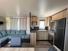 Camping Pas Cher vous présente avec son site Officiel campingpascher.fr, le Camping Tour Opérateur Et Particuliers Sur Camping Mar Estang - Funpass Non Inclus classé 4 étoiles, situé sur la commune de Canet En Roussillon dans le département Pyrénées-orientales (Languedoc Roussillon) en France. Le camping Tour Opérateur Et Particuliers Sur Camping Mar Estang - Funpass Non Inclus vous propose un hébergement de type mobil-home de 40 m² avec climatisation (télévision). L'établissement vous propose 15 autres types d'hébergements. Découvrez tous nos séjours à petits prix dans la commune et aux alentours de Canet En Roussillon du département : Pyrénées-orientales (Languedoc Roussillon). Les Avis clients pour le Camping Tour Opérateur Et Particuliers Sur Camping Mar Estang - Funpass Non Inclus sont excellents avec une note moyenne de 8 sur 10. Piscine couverte, Piscine extérieure, Animations familiales, Club enfants, Aire de jeux enfants, Centre équestre, Court de tennis, Golf, Pétanque, Salle de fitness, Terrain multisports, Bar, Plats à emporter, Snack/Bar, Épicerie,... En savoir plus : cliquez-ICI.