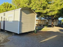 Camping Pas Cher vous présente avec son site Officiel campingpascher.fr, le Camping Tour Opérateur Et Particuliers Sur Camping Mar Estang - Funpass Non Inclus classé 4 étoiles, situé sur la commune de Canet En Roussillon dans le département Pyrénées-orientales (Languedoc Roussillon) en France. Le camping Tour Opérateur Et Particuliers Sur Camping Mar Estang - Funpass Non Inclus vous propose un hébergement de type mobil-home de 40 m² avec climatisation (télévision). L'établissement vous propose 15 autres types d'hébergements. Découvrez tous nos séjours à petits prix dans la commune et aux alentours de Canet En Roussillon du département : Pyrénées-orientales (Languedoc Roussillon). Les Avis clients pour le Camping Tour Opérateur Et Particuliers Sur Camping Mar Estang - Funpass Non Inclus sont excellents avec une note moyenne de 8 sur 10. Piscine couverte, Piscine extérieure, Animations familiales, Club enfants, Aire de jeux enfants, Centre équestre, Court de tennis, Golf, Pétanque, Salle de fitness, Terrain multisports, Bar, Plats à emporter, Snack/Bar, Épicerie,... En savoir plus : cliquez-ICI.