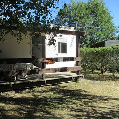 Cliquez pour découvrir toutes les photos de l'HÉBERGEMENT ! bungalow - De La Gare photo 2