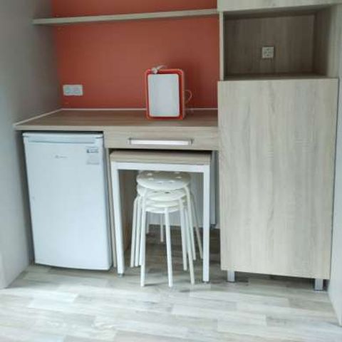 Cliquez pour découvrir toutes les photos de l'HÉBERGEMENT ! bungalow - De La Gare photo 2