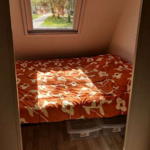 Cliquez pour découvrir toutes les photos de l'HÉBERGEMENT ! bungalow - De La Gare photo 4