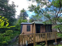 Camping Pas Cher vous présente avec son site Officiel campingpascher.fr, le Camping Du Riuferrer classé 2 étoiles, situé sur la commune de Arles Sur Tech dans le département Pyrénées-orientales (Languedoc Roussillon) en France. Le camping Du Riuferrer vous propose un hébergement de type mobil-home de 35 m² pour 6 personnes avec climatisation (télévision). L'établissement vous propose 6 autres types d'hébergements. Découvrez tous nos séjours à petits prix dans la commune et aux alentours de Arles Sur Tech du département : Pyrénées-orientales (Languedoc Roussillon). Les Avis clients pour le Camping Du Riuferrer sont excellents avec une note moyenne de 8 sur 10. Rivière, Piscine extérieure, Animations familiales, Aire de jeux enfants, Centre équestre, Court de tennis, Cyclisme, Location de bateaux, Planche à voile, Plongée, Pétanque, Randonnée, Terrain de football, Bar, Brasserie, Bureau de tabac, Dépôt de pain, Pizzeria, Snack/Bar, Station-service, Supermarché, Épicerie,... En savoir plus : cliquez-ICI.