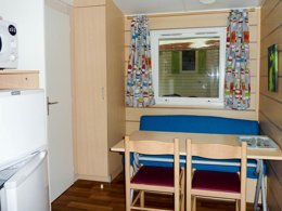 Camping Pas Cher vous présente avec son site Officiel campingpascher.fr, le Camping De La Vallée classé 3 étoiles, situé sur la commune de Saint Jean Pla De Corts dans le département Pyrénées-orientales (Languedoc Roussillon) en France. Le camping De La Vallée, vous présente un hébergement de type mobil-home de 25 m² pour 4 personnes. Le camping De La Vallée vous propose du sam. 04 avril au sam. 11 avril 2026 pour 7 nuits à 325€. Cette location propose 85 dates différentes pour réserver votre séjour. Découvrez également les 8 autres gammes d'hébergements du camping. Les Avis clients pour le Camping De La Vallée sont excellents avec une note moyenne de 10 sur 10. Piscine chauffée, Piscine extérieure, Animations familiales, Aire de jeux enfants, Baby-foot, Canoë-kayak, Court de tennis, Ping-pong, Piscine, Pétanque, Randonnée, Salle de jeux vidéo, Terrain de football, Terrain multisports, Bar, Dépôt de pain, Snack/Bar,... En savoir plus : cliquez-ICI.