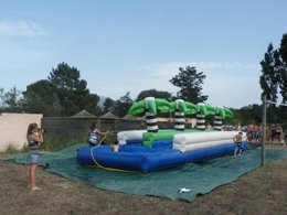 Camping Pas Cher vous présente avec son site Officiel campingpascher.fr, le Camping De La Vallée classé 3 étoiles, situé sur la commune de Saint Jean Pla De Corts dans le département Pyrénées-orientales (Languedoc Roussillon) en France. Le camping De La Vallée, vous présente un hébergement de type mobil-home de 30 m² pour 4 personnes. Le camping De La Vallée vous propose du sam. 04 avril au sam. 11 avril 2026 pour 7 nuits à 370€. Cette location propose 18 dates différentes pour réserver votre séjour. Découvrez également les 8 autres gammes d'hébergements du camping. Les Avis clients pour le Camping De La Vallée sont excellents avec une note moyenne de 10 sur 10. Piscine chauffée, Piscine extérieure, Animations familiales, Aire de jeux enfants, Baby-foot, Canoë-kayak, Court de tennis, Ping-pong, Piscine, Pétanque, Randonnée, Salle de jeux vidéo, Terrain de football, Terrain multisports, Bar, Dépôt de pain, Snack/Bar,... En savoir plus : cliquez-ICI.