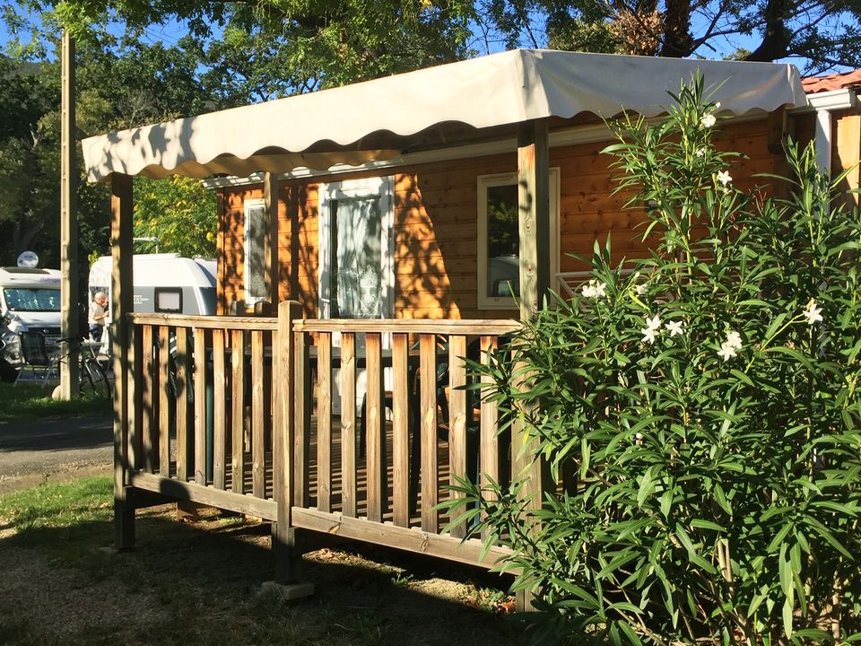 Camping Pas Cher vous présente avec son site Officiel campingpascher.fr, le Camping Amélia classé 2 étoiles, situé sur la commune de Amélie Les Bains Palalda dans le département Pyrénées-orientales (Languedoc Roussillon) en France. Le camping Amélia vous propose un hébergement de type mobil-home de 23 m² avec climatisation. L'établissement vous propose 2 autres types d'hébergements. Découvrez tous nos séjours à petits prix dans la commune et aux alentours de Amélie Les Bains Palalda du département : Pyrénées-orientales (Languedoc Roussillon). Les Avis clients pour le Camping Amélia sont excellents avec une note moyenne de 8 sur 10. LacMerRivière, Piscine extérieure, Animations familiales, Aire de jeux enfants, Centre équestre, Cyclisme, Ping-pong, Pétanque, Randonnée, Boulangerie, Bureau de tabac, Pizzeria, Restaurant, Supermarché,... En savoir plus : cliquez-ICI.