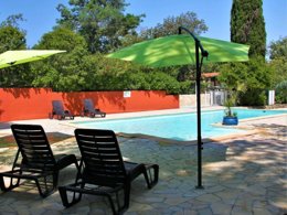 Camping Pas Cher vous présente avec son site Officiel campingpascher.fr, le Camping Las Planes classé 2 étoiles, situé sur la commune de Laroque Des Alberes dans le département Pyrénées-orientales (Languedoc-roussillon) en France. Le camping Las Planes vous propose un hébergement de type chalet de 25 m². L'établissement vous propose 2 autres types d'hébergements. Découvrez tous nos séjours à petits prix dans la commune et aux alentours de Laroque Des Alberes du département : Pyrénées-orientales (Languedoc-roussillon). Les Avis clients pour le Camping Las Planes sont excellents avec une note moyenne de 8 sur 10. Piscine extérieure, Centre équestre, Cyclisme, Ping-pong, Pétanque, Randonnée, Terrain multisports, Dépôt de pain, Snack/Bar,... En savoir plus : cliquez-ICI.
