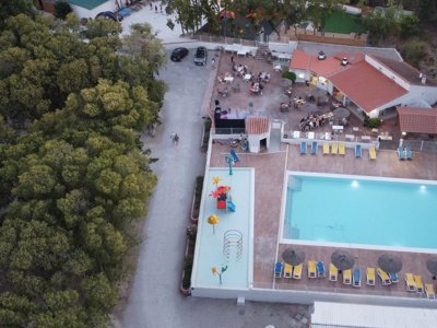Cliquez pour découvrir toutes les photos de l'ÉTABLISSEMENT ! camping Les Micocouliers photo 2