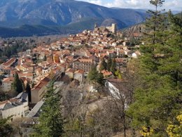 Camping Pas Cher vous présente avec son site Officiel campingpascher.fr, le Camping Les Cerisiers classé 2 étoiles, situé sur la commune de Vernet Les Bains dans le département Pyrénées-orientales (Languedoc Roussillon) en France. Le camping Les Cerisiers, vous présente un hébergement de type bungalow de 15 m². Le camping Les Cerisiers vous propose du dimanche 05 avril au dimanche 12 avril 2026 pour 7 nuits à 239€. Cette location propose 142 dates différentes pour réserver votre séjour. Découvrez également les 8 autres gammes d'hébergements du camping. Les Avis clients pour le Camping Les Cerisiers sont excellents avec une note moyenne de 9 sur 10. Piscine chauffée, Piscine extérieure, Aire de jeux enfants, Ping-pong, Pétanque, Randonnée, Dépôt de pain, Snack/Bar, Supermarché, Épicerie,... En savoir plus : cliquez-ICI.