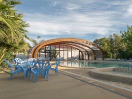 Camping Pas Cher vous présente avec son site Officiel campingpascher.fr, le Camping L'Etoile D'Or classé 4 étoiles, situé sur la commune de Argelès-sur-mer dans le département Pyrénées-orientales (Languedoc Roussillon) en France. Le camping L'Etoile D'Or, vous présente un hébergement de type mobil-home de 24 m² avec climatisation et télévision. Le camping L'Etoile D'Or vous propose du sam. 04 avril au sam. 11 avril 2026, en promotion à -14% pour 7 nuits à 240 € au lieu de 280,0 € soit une Économie de 40 €. Cette location propose 97 dates différentes pour réserver votre séjour. Découvrez également les 8 autres gammes d'hébergements du camping. Les Avis clients pour le Camping L'Etoile D'Or sont excellents avec une note moyenne de 8 sur 10. Mer, Parc aquatique, Piscine couverte, Piscine extérieure, Animations familiales, Club ados, Club enfants, Aire de jeux enfants, Cyclisme, Ping-pong, Pétanque, Randonnée, Salle de fitness, Terrain multisports, Bar, Boulangerie, Bureau de tabac, Dépôt de pain, Pizzeria, Plats à emporter, Restaurant, Snack/Bar, Station-service, Supermarché, Épicerie,... En savoir plus : cliquez-ICI.