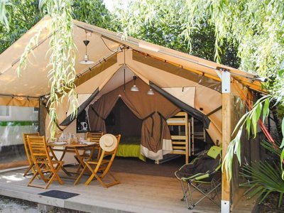 Cliquez pour découvrir toutes les photos de l'HÉBERGEMENT ! bungalow toilé - Le Haras photo 2