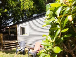 Camping Pas Cher vous présente avec son site Officiel campingpascher.fr, le Camping Le Haras classé 4 étoiles, situé sur la commune de Palau Del Vidre dans le département Pyrénées-orientales (Languedoc Roussillon) en France. Le camping Le Haras, vous présente un hébergement de type mobil-home de 24 m² pour 4 personnes avec climatisation et télévision. Le camping Le Haras vous propose du lundi 06 avril au lundi 13 avril 2026 pour 7 nuits à 429€. Cette location propose 54 dates différentes pour réserver votre séjour. Découvrez également les 7 autres gammes d'hébergements du camping. LacMer, Piscine extérieure, Animation enfants, Animations familiales, Aire de jeux enfants, Cyclisme, Ping-pong, Pétanque, Terrain de volley-ball, Trampoline, Boulangerie, Dépôt de pain, Restaurant, Snack/Bar, Station-service, Supermarché, Épicerie,... En savoir plus : cliquez-ICI.