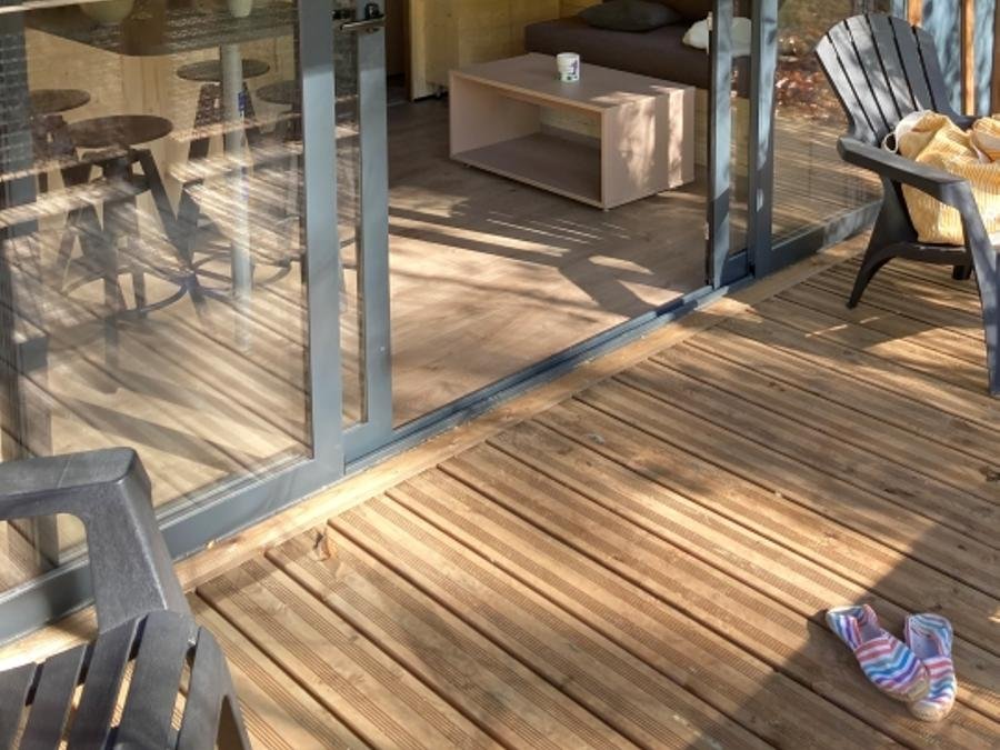 Camping Pas Cher vous présente avec son site Officiel campingpascher.fr, le Camping Flower La Bexanelle classé 4 étoiles, situé sur la commune de Vicdessos dans le département Ariège (Midi Pyrénées) en France. Le camping Flower La Bexanelle, vous présente un hébergement de type chalet de 20 m² et télévision. Le camping Flower La Bexanelle vous propose du sam. 29 août au sam. 05 septembre 2026 pour 7 nuits à 350€. Cette location propose 44 dates différentes pour réserver votre séjour. Découvrez également les 16 autres gammes d'hébergements du camping. Les Avis clients pour le Camping Flower La Bexanelle sont excellents avec une note moyenne de 8 sur 10. Piscine chauffée, Piscine couverte, Animations familiales, Club enfants, Aire de jeux enfants, Canoë-kayak, Ping-pong, Pétanque, Randonnée, Ski nautique, Structure gonflable enfants, Terrain multisports, Boulangerie, Dépôt de pain, Snack/Bar, Épicerie,... En savoir plus : cliquez-ICI.