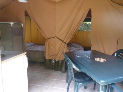 Cliquez pour découvrir toutes les photos de l'HÉBERGEMENT ! bungalow toilé - Flower La Bexanelle photo 3