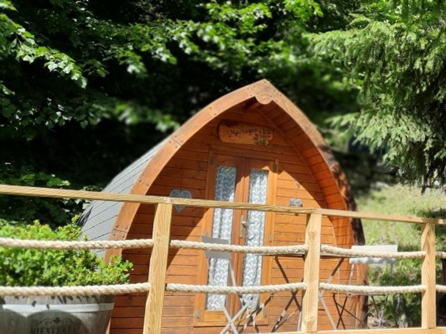 Camping Pas Cher vous présente avec son site Officiel campingpascher.fr, le Camping Les Tilleuls, situé sur la commune de Gedre dans le département Hautes-pyrénées (Midi Pyrénées) en France. Le camping Les Tilleuls, vous présente un hébergement de type mini-maison de 10 m² pour 1 personne. Le camping Les Tilleuls vous propose du sam. 27 juin au sam. 04 juillet 2026 pour 7 nuits à 318€. Cette location propose 15 dates différentes pour réserver votre séjour. Découvrez également les 11 autres gammes d'hébergements du camping. Les Avis clients pour le Camping Les Tilleuls sont excellents avec une note moyenne de 9 sur 10.... En savoir plus : cliquez-ICI.