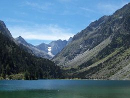 Camping Pas Cher vous présente avec son site Officiel campingpascher.fr, le Camping Les Tilleuls, situé sur la commune de Gedre dans le département Hautes-pyrénées (Midi Pyrénées) en France. Le camping Les Tilleuls, vous présente un hébergement de type mini-maison de 10 m² pour 1 personne. Le camping Les Tilleuls vous propose du sam. 25 avril au sam. 02 mai 2026 pour 7 nuits à 318€. Cette location propose 28 dates différentes pour réserver votre séjour. Découvrez également les 10 autres gammes d'hébergements du camping. Les Avis clients pour le Camping Les Tilleuls sont excellents avec une note moyenne de 9 sur 10.... En savoir plus : cliquez-ICI.