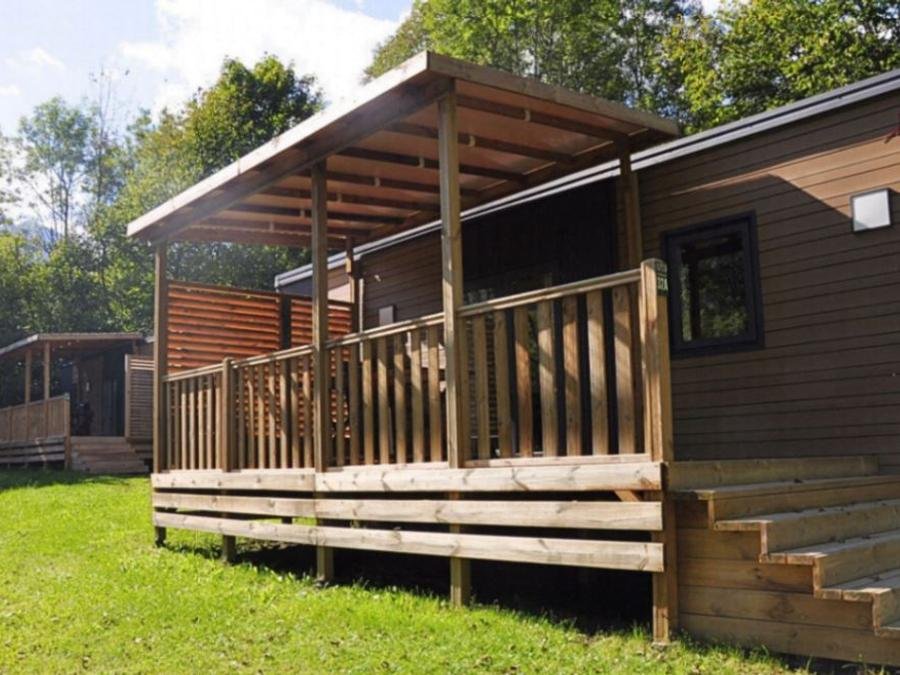 Camping Pas Cher vous présente avec son site Officiel campingpascher.fr, le Camping Pene Blanche classé 5 étoiles, situé sur la commune de Loudenvielle dans le département Hautes-pyrénées (Midi Pyrénées) en France. Le camping Pene Blanche vous propose un hébergement de type mobil-home de 32 m² pour 4 personnes (télévision). L'établissement vous propose 5 autres types d'hébergements. Découvrez tous nos séjours à petits prix dans la commune et aux alentours de Loudenvielle du département : Hautes-pyrénées (Midi Pyrénées). Les Avis clients pour le Camping Pene Blanche sont excellents avec une note moyenne de 8 sur 10. Piscine couverte, Piscine extérieure, Animation enfants, Animations familiales, Aire de jeux enfants, Cyclisme, Ping-pong, Pétanque, Randonnée, Salle de fitness, Boulangerie, Bureau de tabac, Restaurant, Station-service, Supermarché, Épicerie,... En savoir plus : cliquez-ICI.
