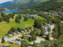 Camping Pas Cher vous présente avec son site Officiel campingpascher.fr, le Camping Pene Blanche classé 5 étoiles, situé sur la commune de Loudenvielle dans le département Hautes-pyrénées (Midi Pyrénées) en France. Le camping Pene Blanche vous propose un hébergement de type mobil-home de 40 m² pour 6 personnes (télévision). L'établissement vous propose 5 autres types d'hébergements. Découvrez tous nos séjours à petits prix dans la commune et aux alentours de Loudenvielle du département : Hautes-pyrénées (Midi Pyrénées). Les Avis clients pour le Camping Pene Blanche sont excellents avec une note moyenne de 8 sur 10. Piscine couverte, Piscine extérieure, Animation enfants, Animations familiales, Aire de jeux enfants, Cyclisme, Ping-pong, Pétanque, Randonnée, Salle de fitness, Boulangerie, Bureau de tabac, Restaurant, Station-service, Supermarché, Épicerie,... En savoir plus : cliquez-ICI.