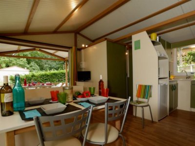 Cliquez pour découvrir toutes les photos de l'HÉBERGEMENT ! chalet - Des Grottes photo 2