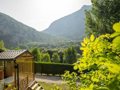 Cliquez pour découvrir toutes les photos de l'HÉBERGEMENT ! chalet - Des Grottes photo 2